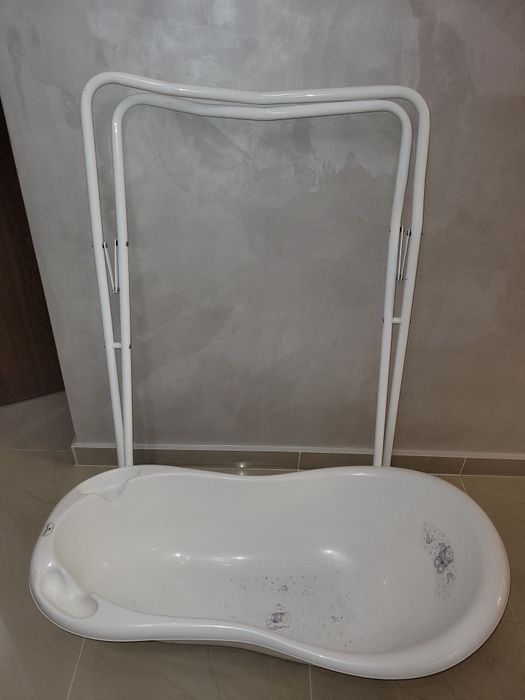 Вана със сгъваема стойка