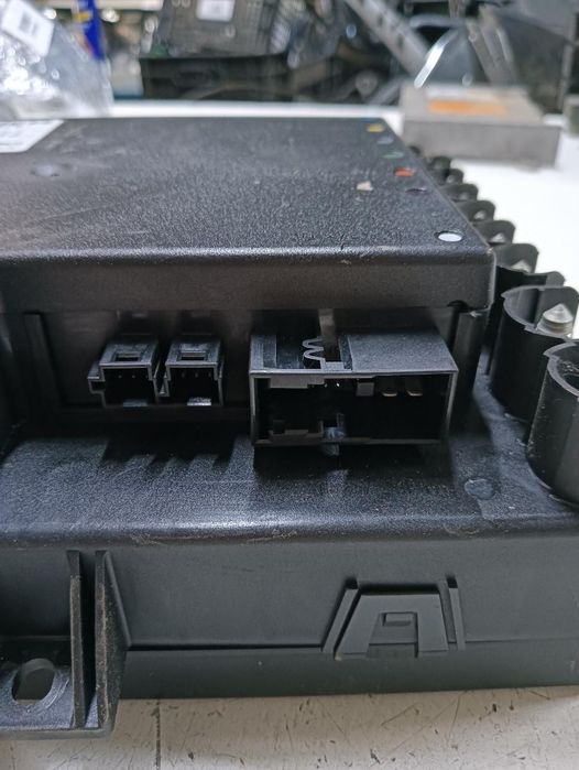 Modul De Control Baterie Mercedes-Benz S-Class Ii W221, C215 2005 - 2013 A2215400401