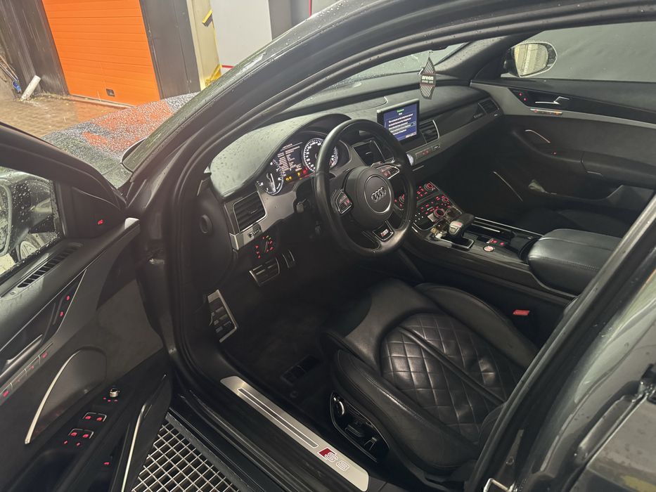 Audi s8 4.0 tfsi pachet ceramic