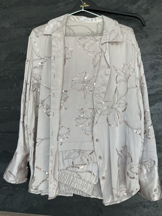 Reserved cununie/botez/nunta costum satin 2 piese paiete bej perlat