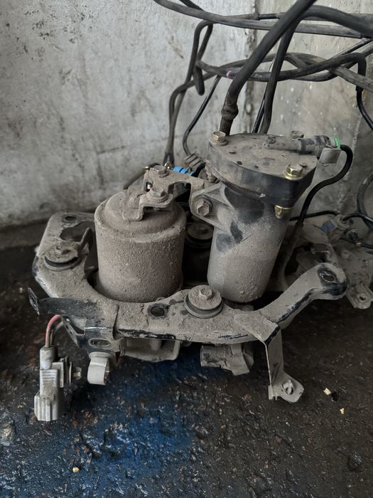 Продам пневмаподвеску и компресор насос