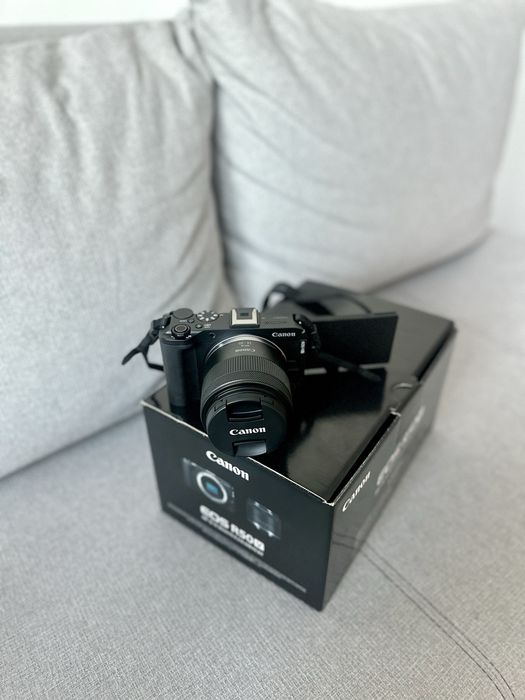 Canon EOS R50 V с обектив