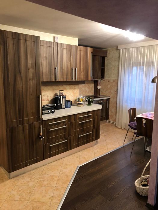 Inchiriez apartament