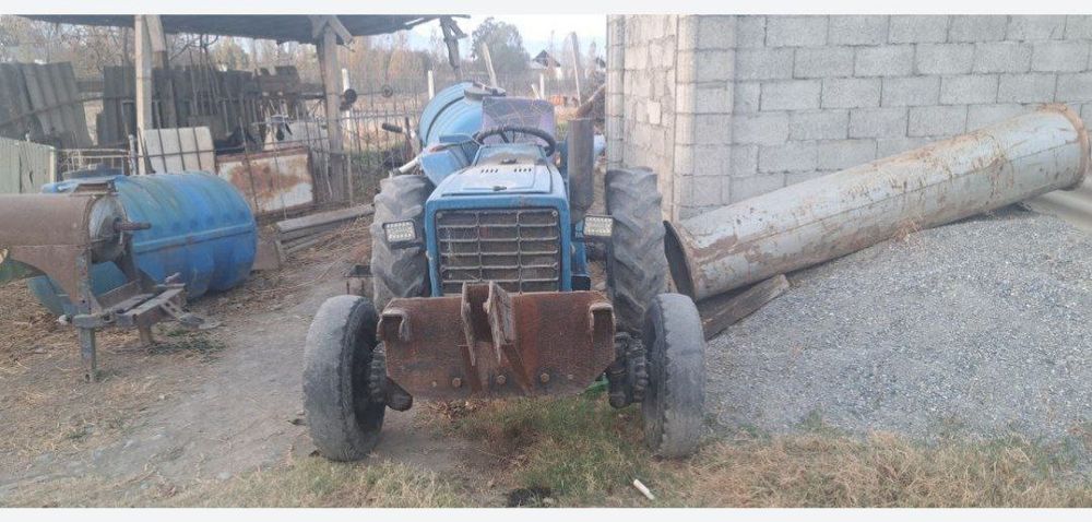 Mini traktor iseki 2540 sotiladi