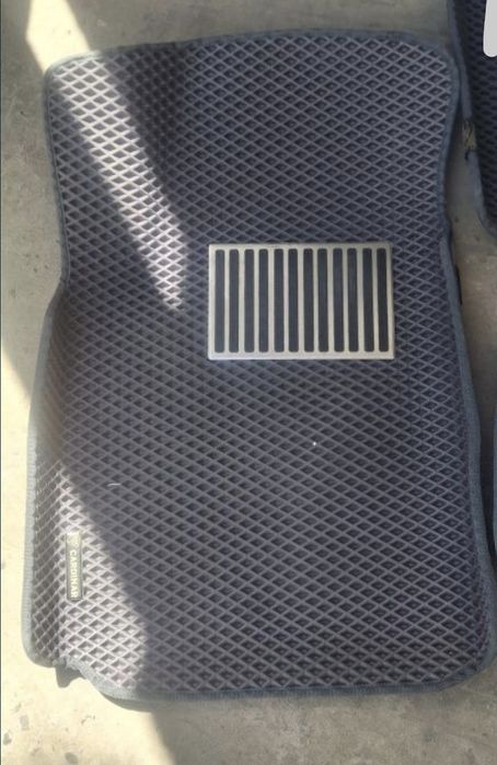 Продам EVACOR полик для кобалта.состояние отличное ползовалис мало ори