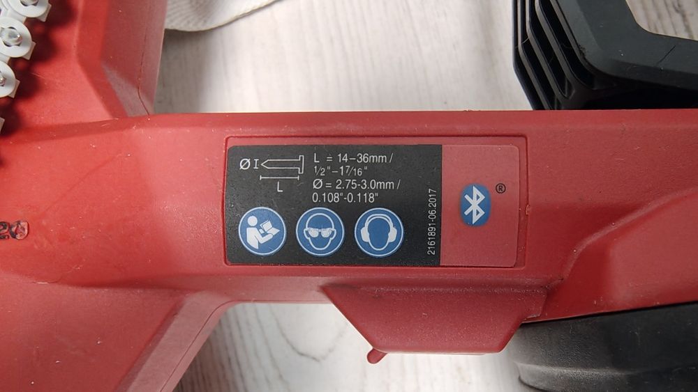 Pistol hilti bx3 si 10 mii de cuie