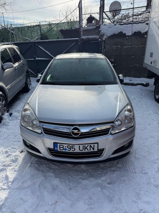 Opel astra H 2008 1.6 benzina manuală