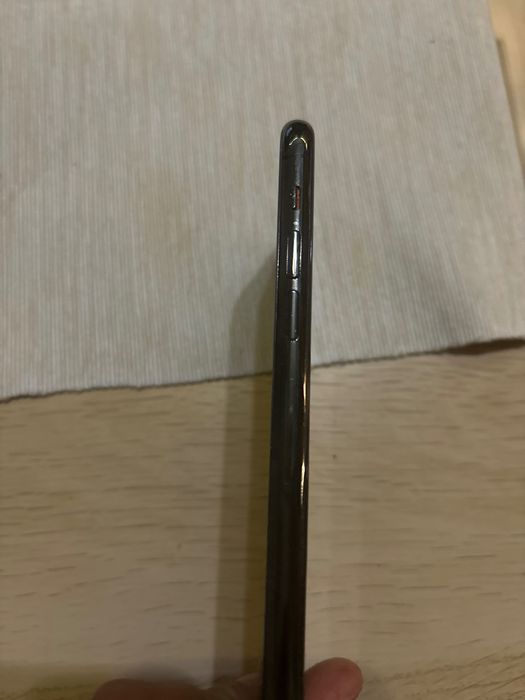 Apple 11 pro заключен перфектен става за части