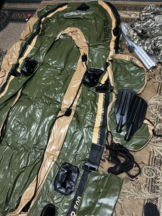 Лодка  с веслами