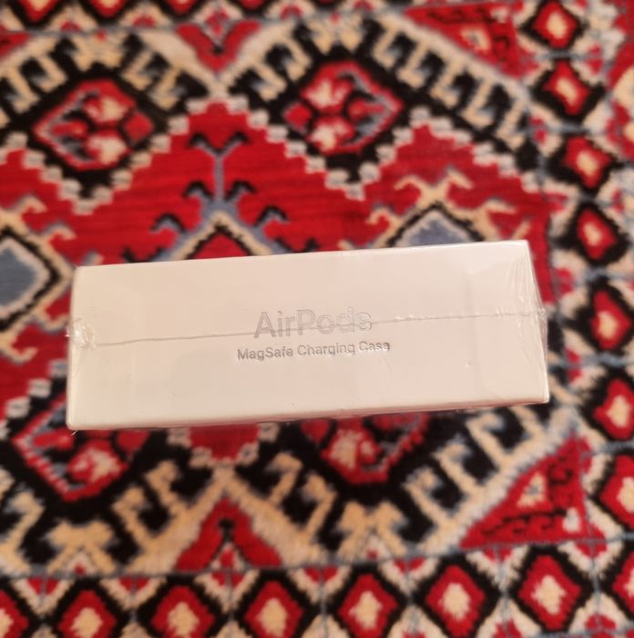 Наушники без проводные.