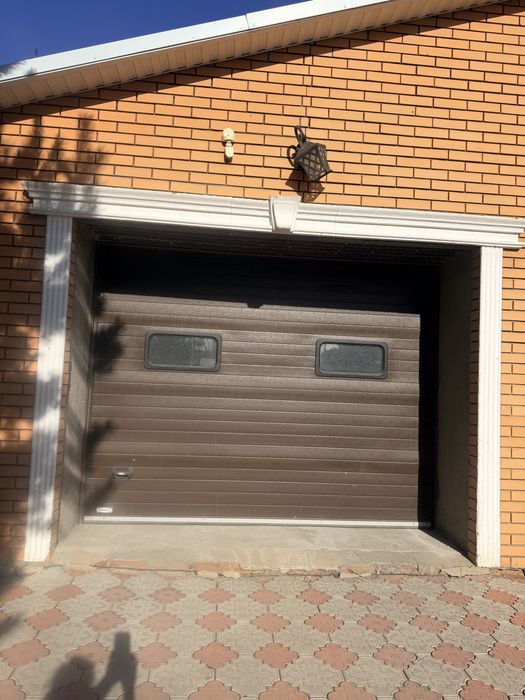 Ворота для гаража на пульту
