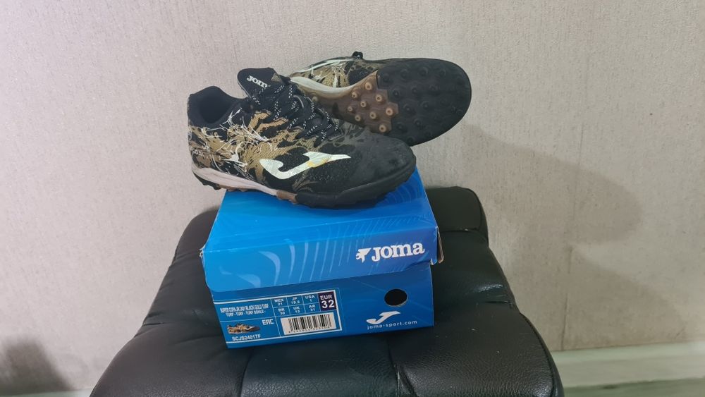 Футбольные бутсы 32 размер.