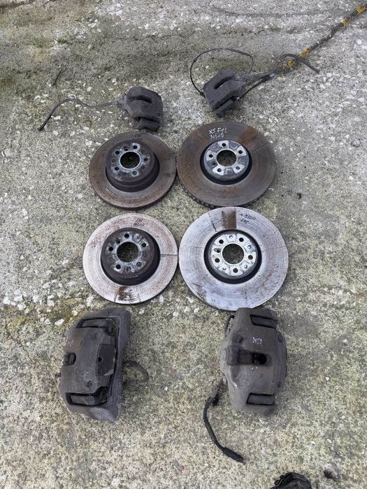 Спирачки бмв м50д х5 х6 ф15 ф16 (spirachki bmw x5 x6 m50d)