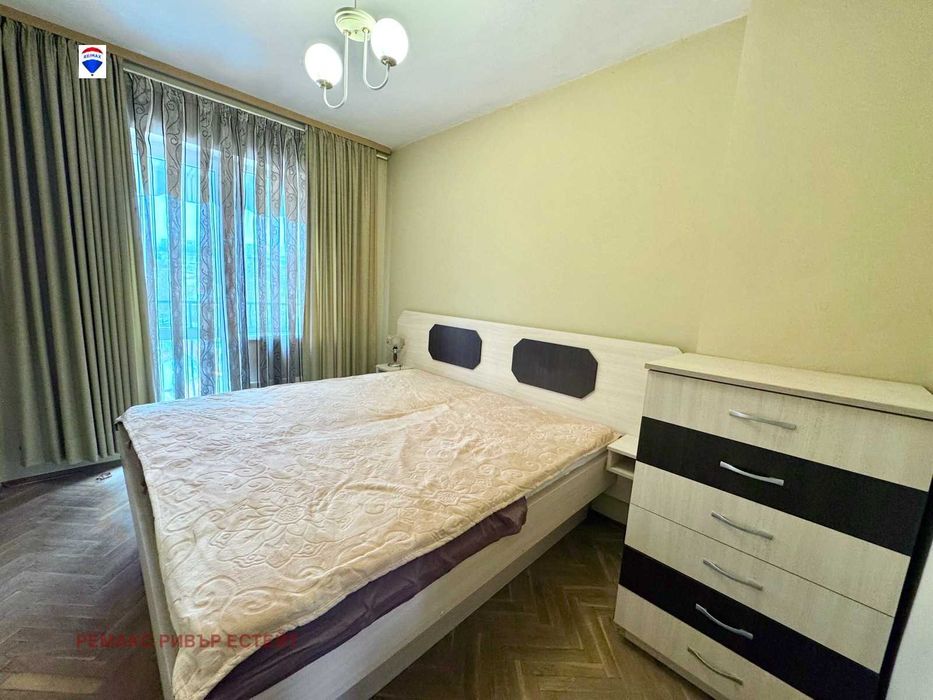 Тристаен апартамент за продажба централен кооперативен пазар гр. Русе