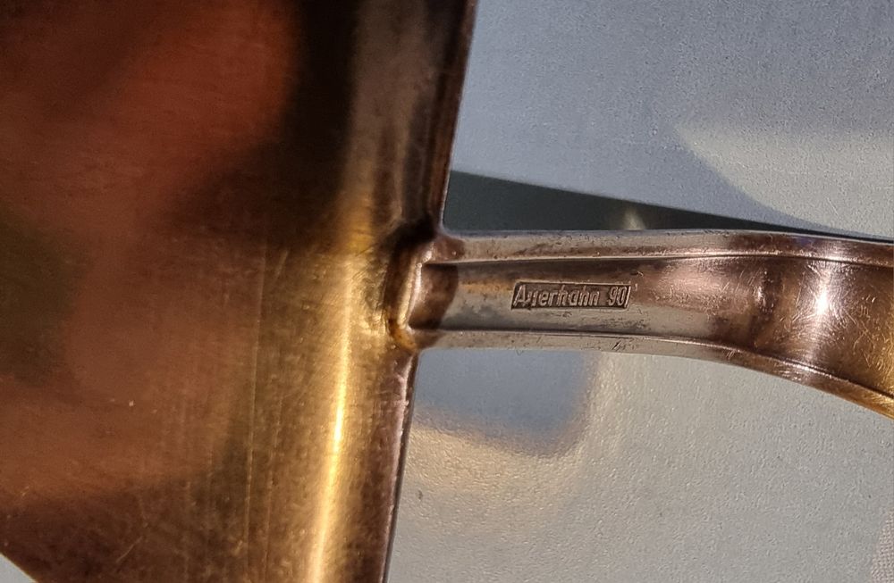 Set ustensile de bucătărie, una din argint și una argintată