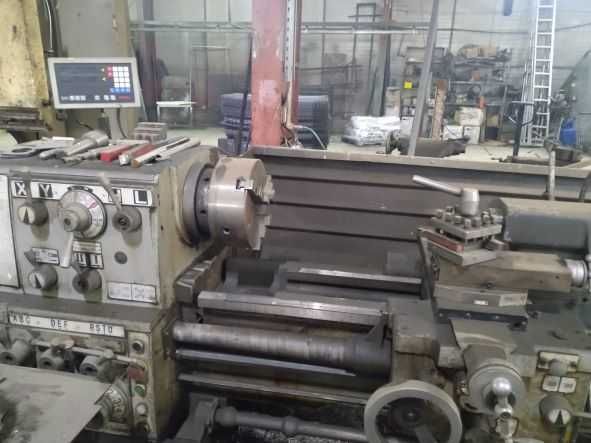 Холандски Струг с цифрова индикация/макс. диаметър Ф460 на L 2000мм.