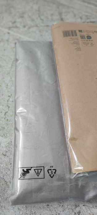 Плътно перде в сив цвят