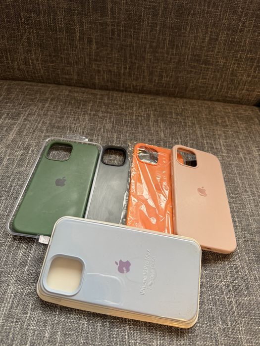 Продавам i phone 12 pro max