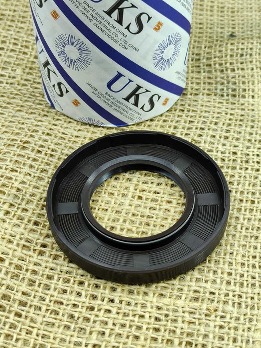 Сальник UKS Высокое качество! Salnik manjet