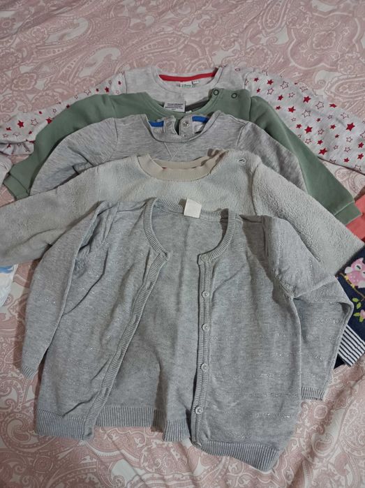 Lot de 23 de buc haine fetițe, mărimea 92,le vand și separat