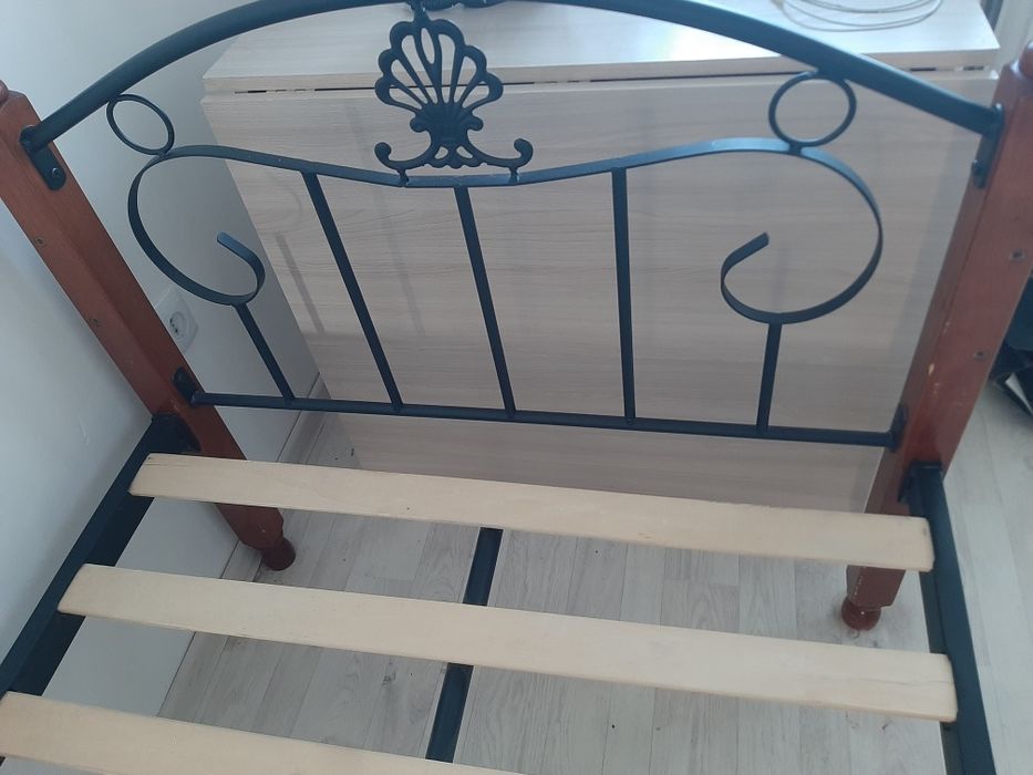 Продам кровать металлическую