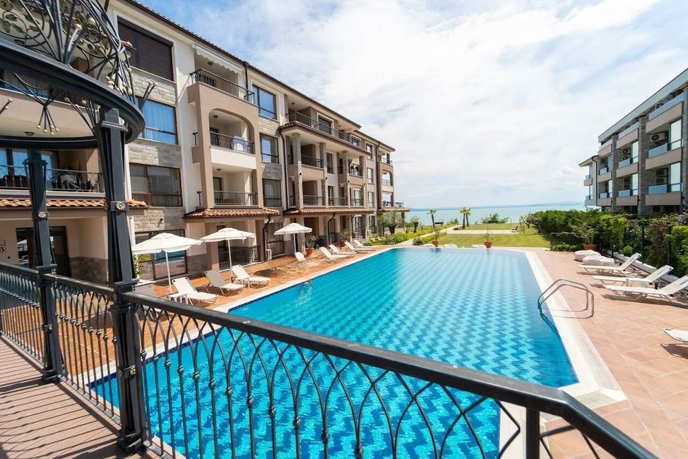Продава се Двустаен апартамент в Бургас, Сарафово - 71 кв.м за 1257 €/кв.м - Снимка #11