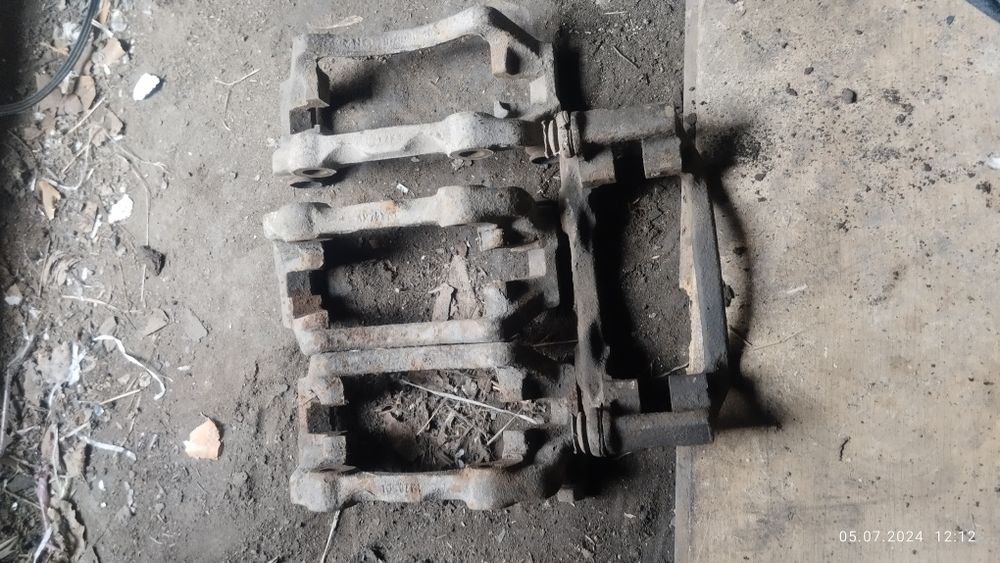 Цапфы супорта пасат б3 продам