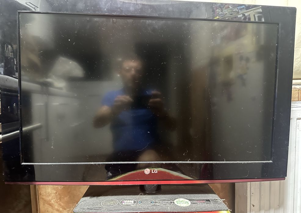 Televizor LG 32” Full HD – HDMI, SCART, VGA – Model 32LD350