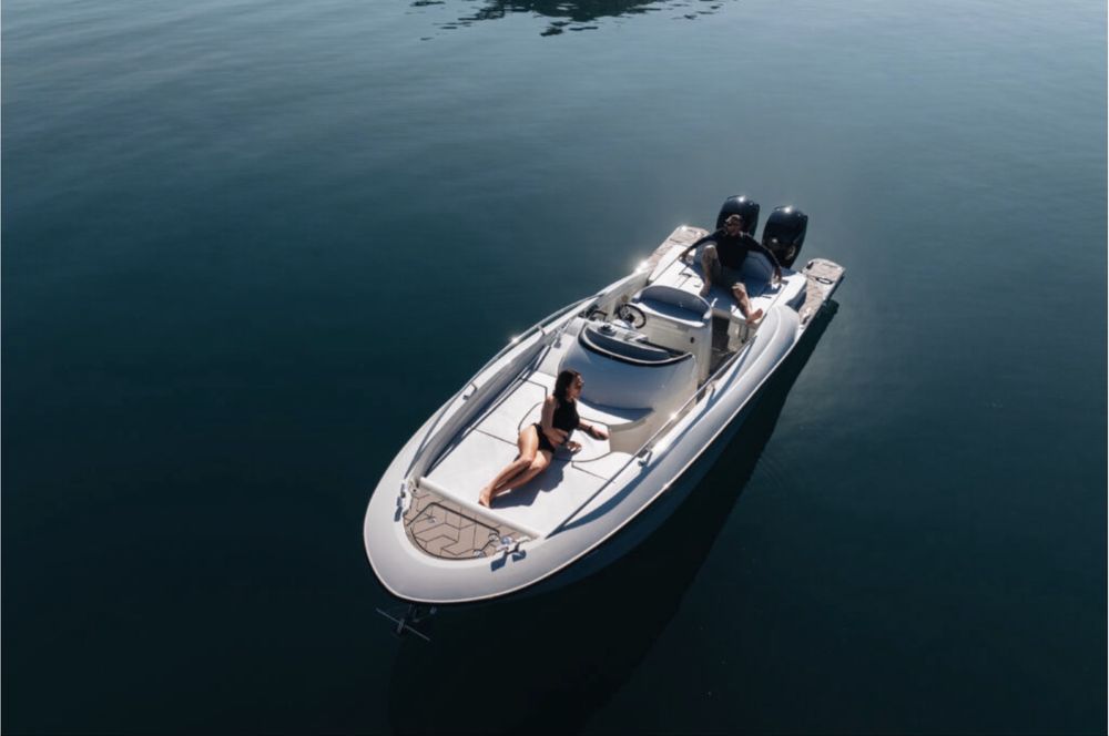 ЛОДКА Clear Libra Open 750