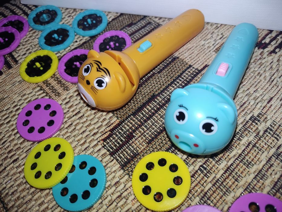 Скидка!Обучающая интерактивная led игрушка фонарик со слайдами