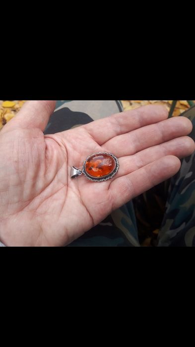 Серебряный кулон.