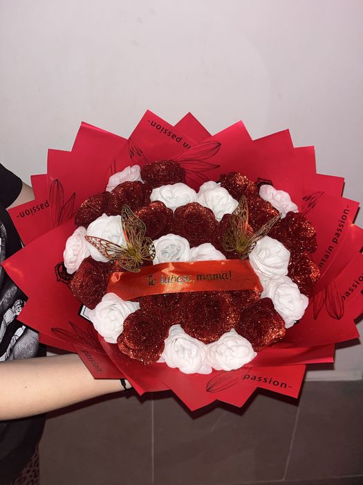 buchet de trandafiri cu sclipici