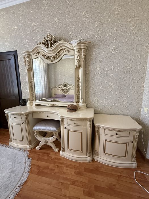 Продам Спальный гарнитур