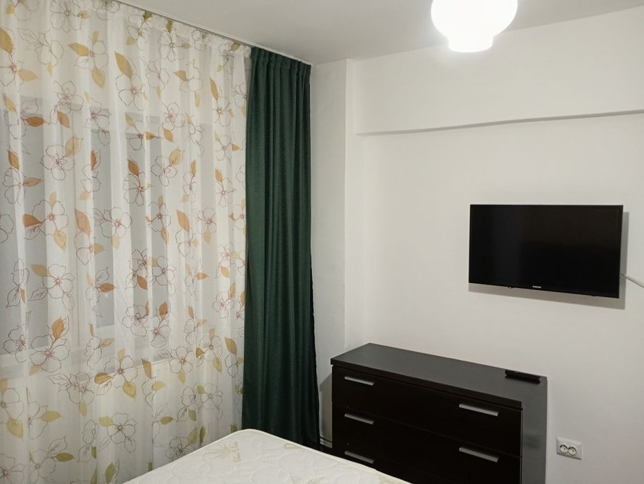 Închiriez apartament