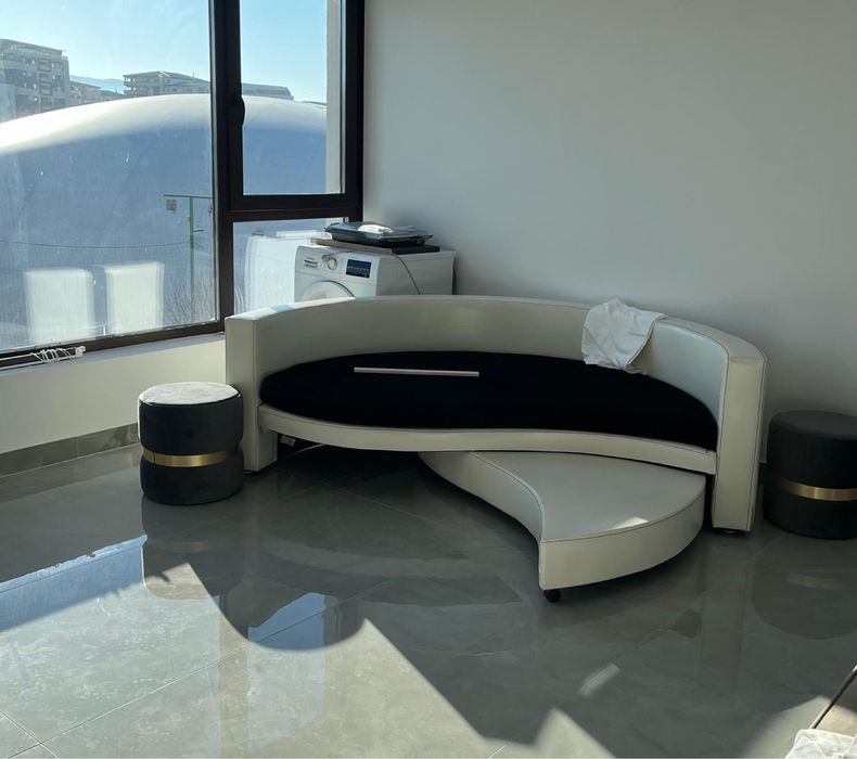 Vand canapea extensibila la pret excelent!