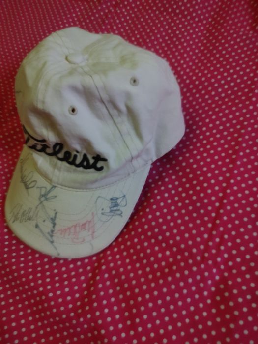 Sapca Titleist cu autografe