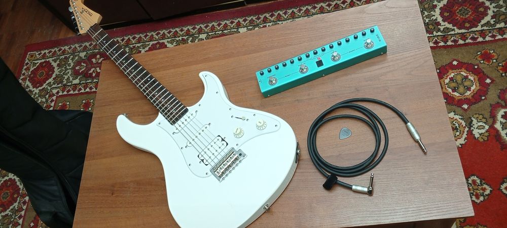 Yamaha Pacifica, гитарный процессор.