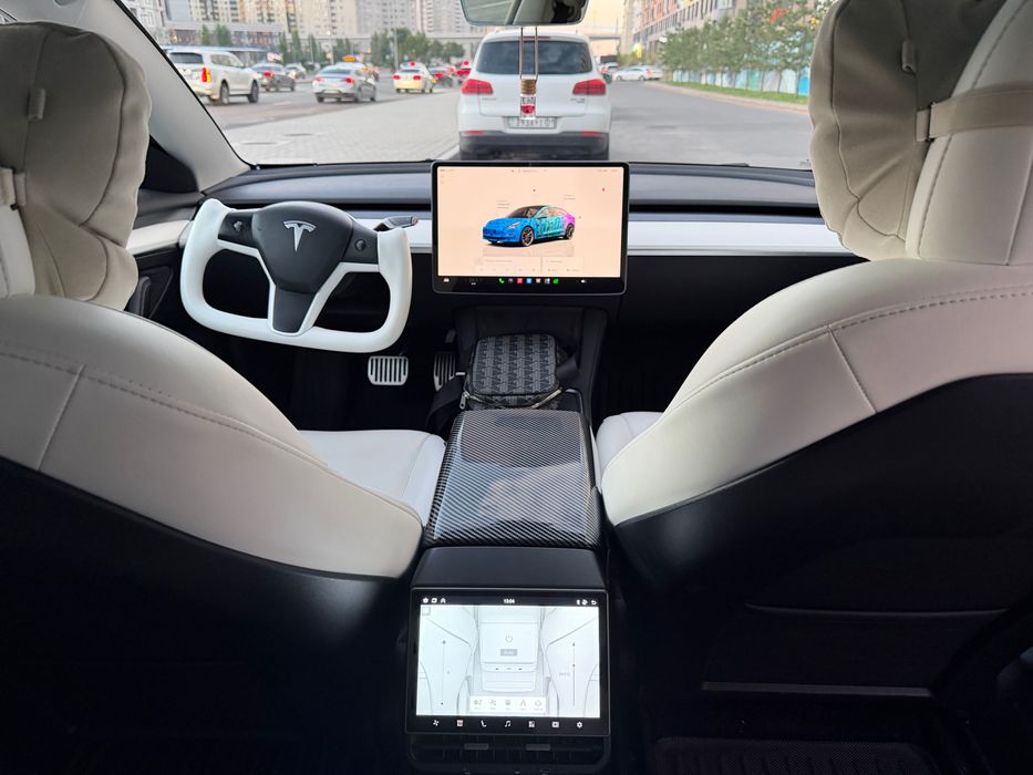 Tesla Model 3 2023 год