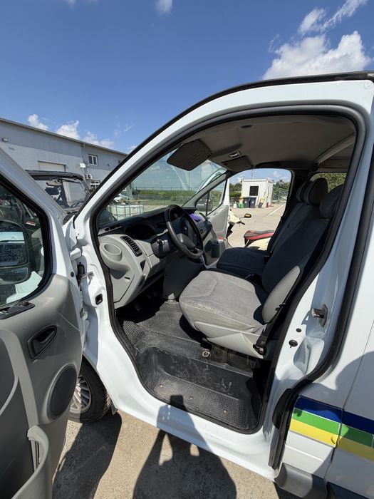 DE VÂNZARE – Renault Trafic 2.0 dCi