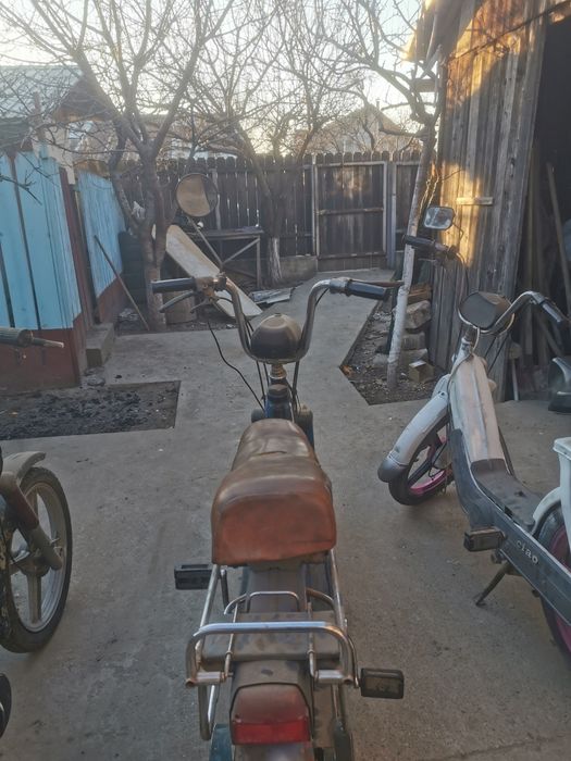 Vand 3 mopeduri Piaggio