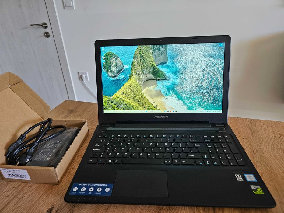Лаптоп Erazer P6661 15.6" Intel i5 6200U 2.80Ghz | 16GB RAM | Nvidia GTX 950M 4GB | 128GB SSD + 1TB HDD | 3 часа Батерия | FHD