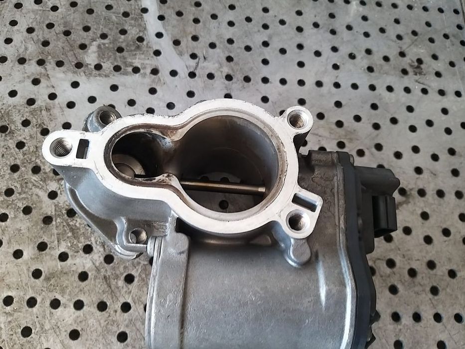 Egr 2.0 dci renault koleos 1 hy a2c53217899 8200796674c h8200987088