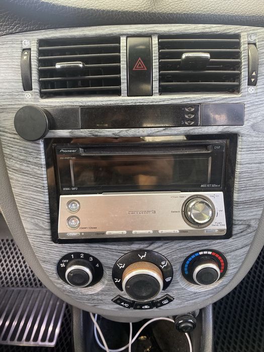 Sotiladi: Pioneer Carrozzeria FH-P077MD магнитола