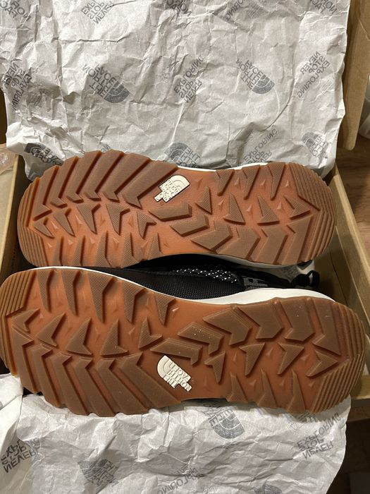 Продам ботинки/ кроссовки женские