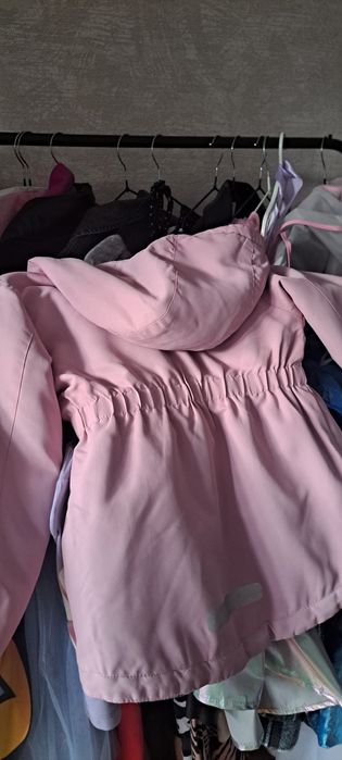 Продам детские куртки