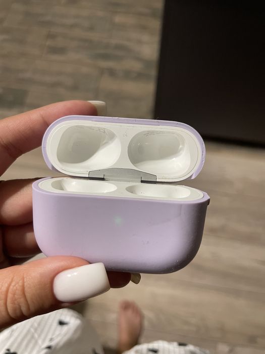 Airpods pro кейс оригинал