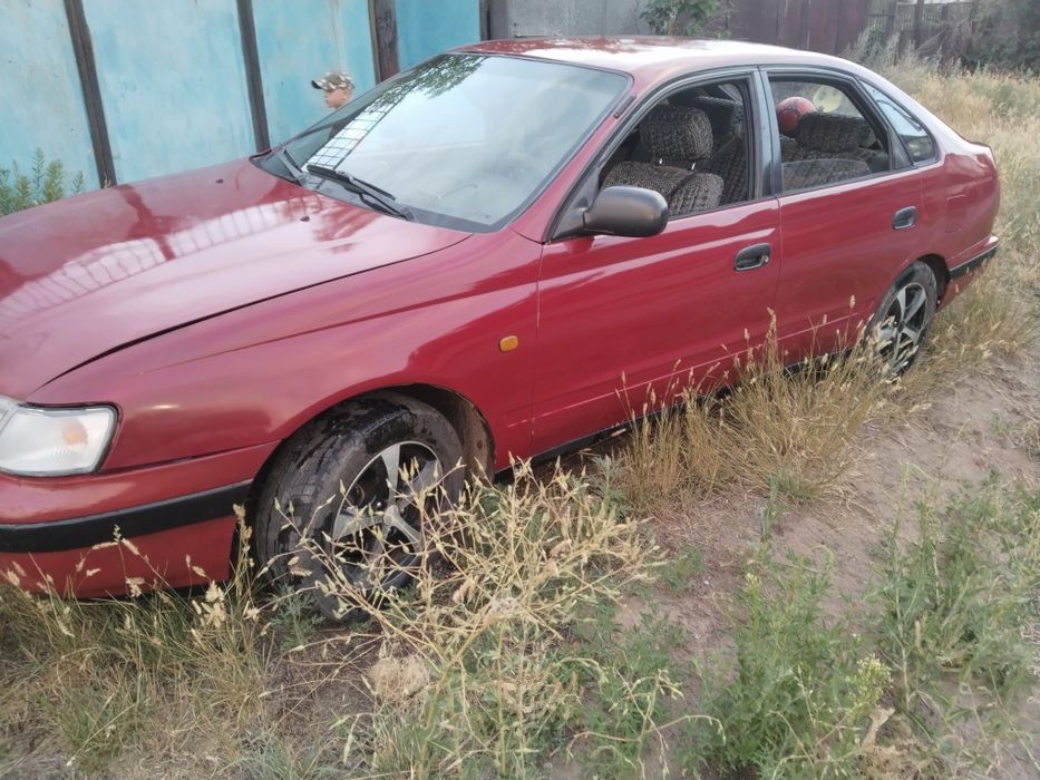 Продам таета Карина Е 1992 года