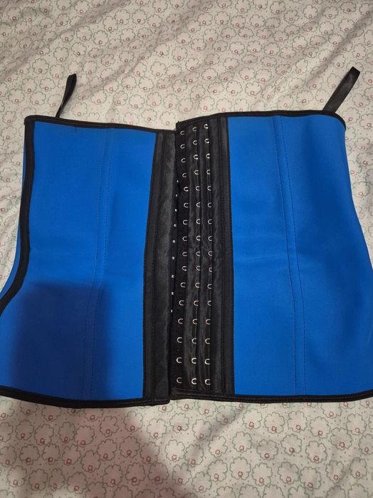 Продам корсеты размера S