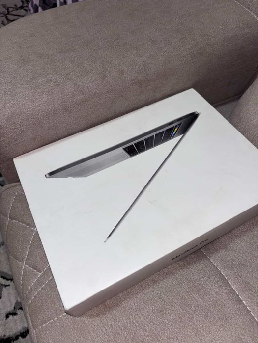 Macbook Pro 2018 core 7 150$