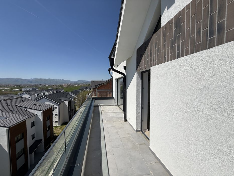 Vand apartament 3 camere/ schimb cu auto